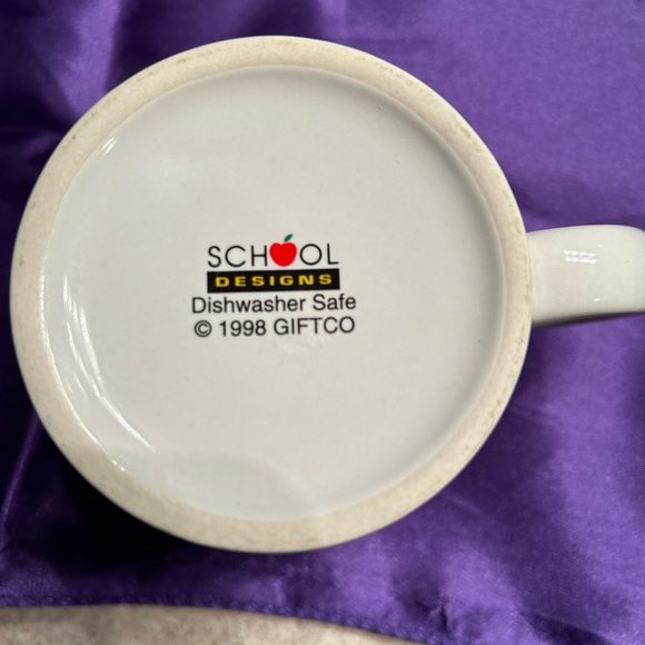 VTG Ceramic Garfield I love you Grandma coffee mug. Dated 1998. - Picture 7 of 8